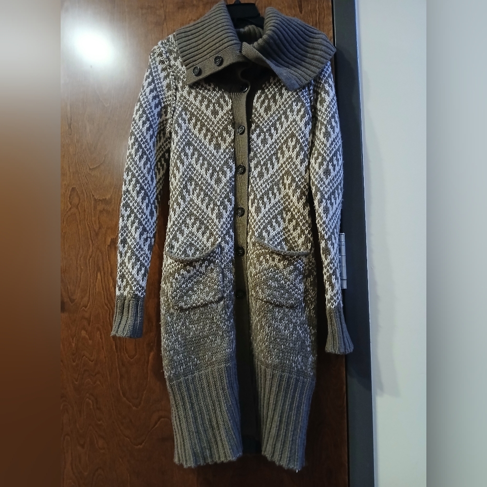 BANANA REPUBLIC taupe & cream fine merino wool cardigan